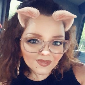 Meet your Posher, Pam